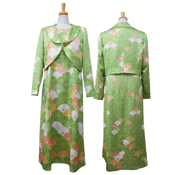 JK-8B　ショールカラーボレロ　￥33,000　OP-3C　袖なしミモレ丈ワンピース　￥35,200