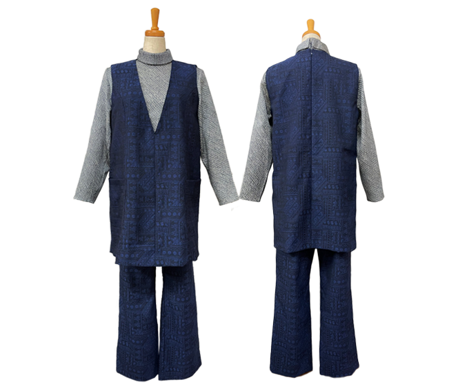 OP-17D　深Vネックジレ　￥22,000 BO-3A　ストレートパンツ　￥22,000